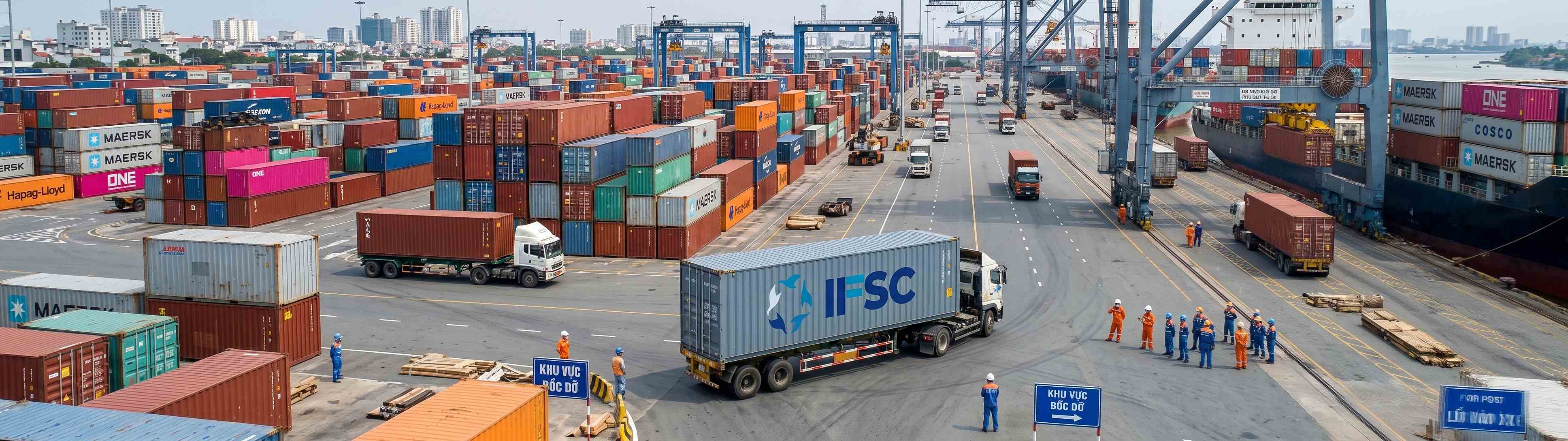 Cảng container vận tải hàng hóa tại Việt Nam