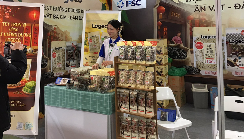 Sản phẩm Hạt Hướng Dương Logeco tại Hội Chợ Thương Hiệu